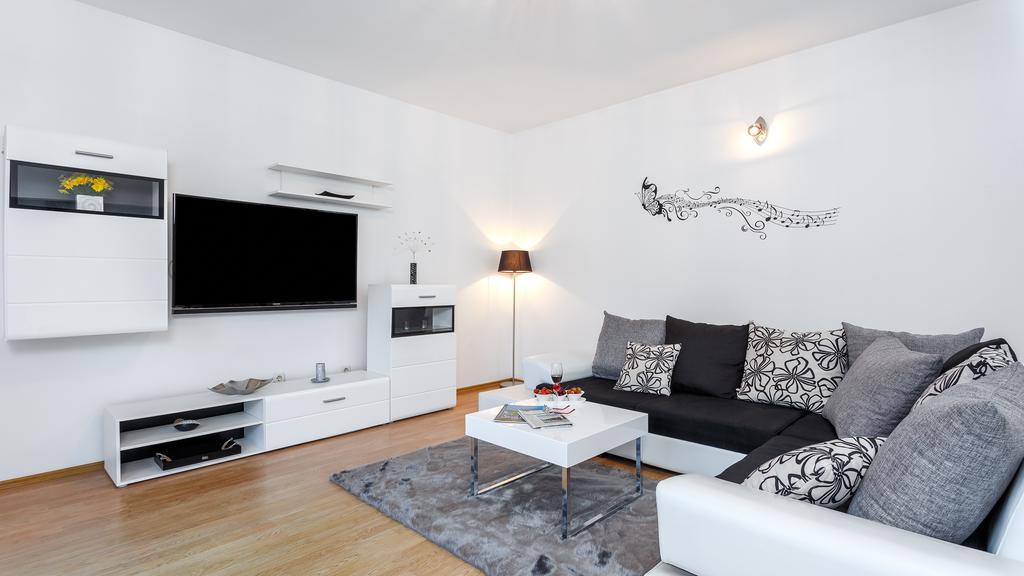 Holiday Home Iris Marina Buitenkant foto